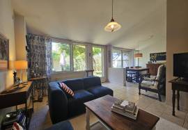 Ravissante Ancienne maison de village renovee, avec garage et jardin. Ravissante Ancienne maison de village renovee, avec garage et jardin.