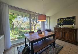 Ravissante Ancienne maison de village renovee, avec garage et jardin. Ravissante Ancienne maison de village renovee, avec garage et jardin.