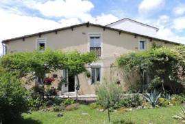 Maison de ville avec jardin et garage Maison de ville avec jardin et garage