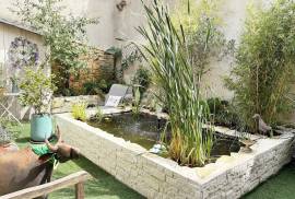 Charmante Propriete en Pierre a Deux Pas des Commerces, dans une Bastide de Prestige