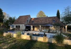 Renovation recente d\'une ferme et de sa grange attenant Renovation recente d\'une ferme et de sa grange attenant