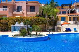 Charming 3 Bedroom Apartment - Peyia, Paphos