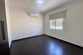 Top Floor 3 Bedroom Apartment - Universal, Paphos