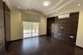 Top Floor 3 Bedroom Apartment - Universal, Paphos