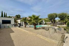 4 room, 137m2 House for sale in Magalas - 495 000 € *