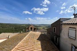 5 room, 136m2 Village house for sale in Roquessels - 125 000 € *