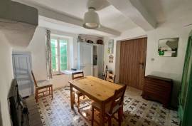5 room, 136m2 Village house for sale in Roquessels - 125 000 € * 5 room, 136m2 Village house for sale in Roquessels - 125 000 € *