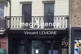 Immeuble avec Restaurant et Potentiel Résidentiel