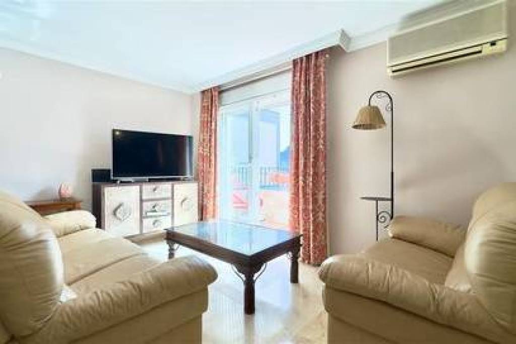 Lovely 2 bedroom apartment in Portland House, Gibraltar