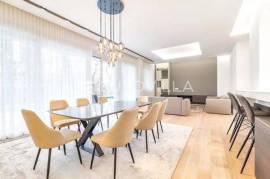 Tuškanac luxury 4 bedroom apartment with garden