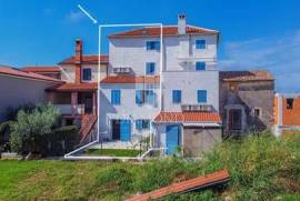 Novigrad, surroundings! Istrian house with sea view!
