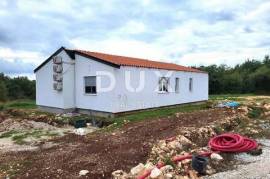 ISTRIA, TINJAN - Prefab house with a pool