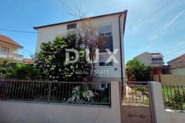 ZADAR, VIŠNJIK - Modernly decorated two-story building with 2 apartments