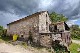 ISTRIA, OPRTALJ - Ancient building with a view of nature