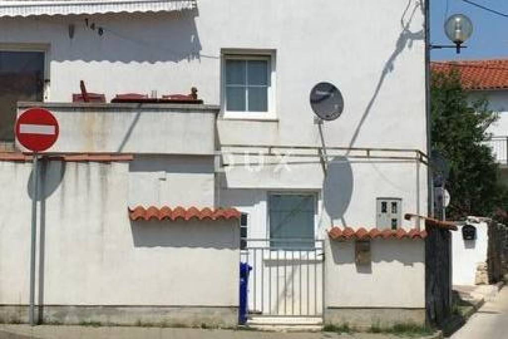 MEDULIN, ISTRIA - OPPORTUNITY! Stone house in the city center