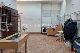 Karlovac, Center, commercial space 41 m2