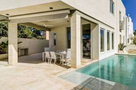 Modern Semi Detached Villa in St. Julians