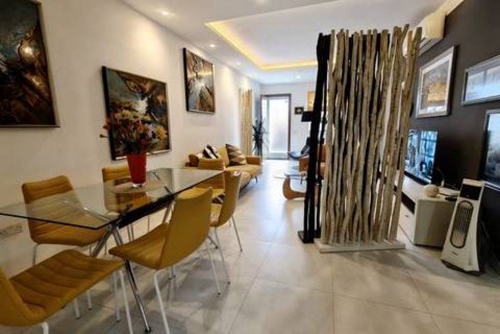 Modern Fully Furnished 2-Bedroom Maisonette with Terrace in Prime Qawra Location