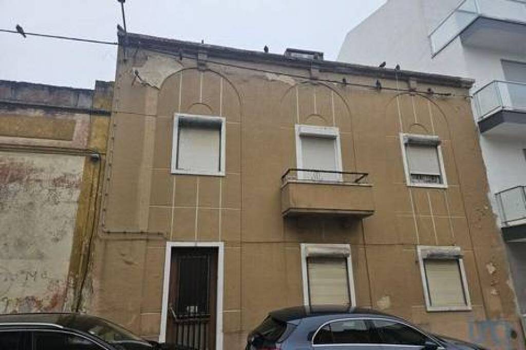 Prédio T5 em Caldas da Rainha - Nossa Senhora do Pópulo, Coto e São Gregório de 200,00 m²