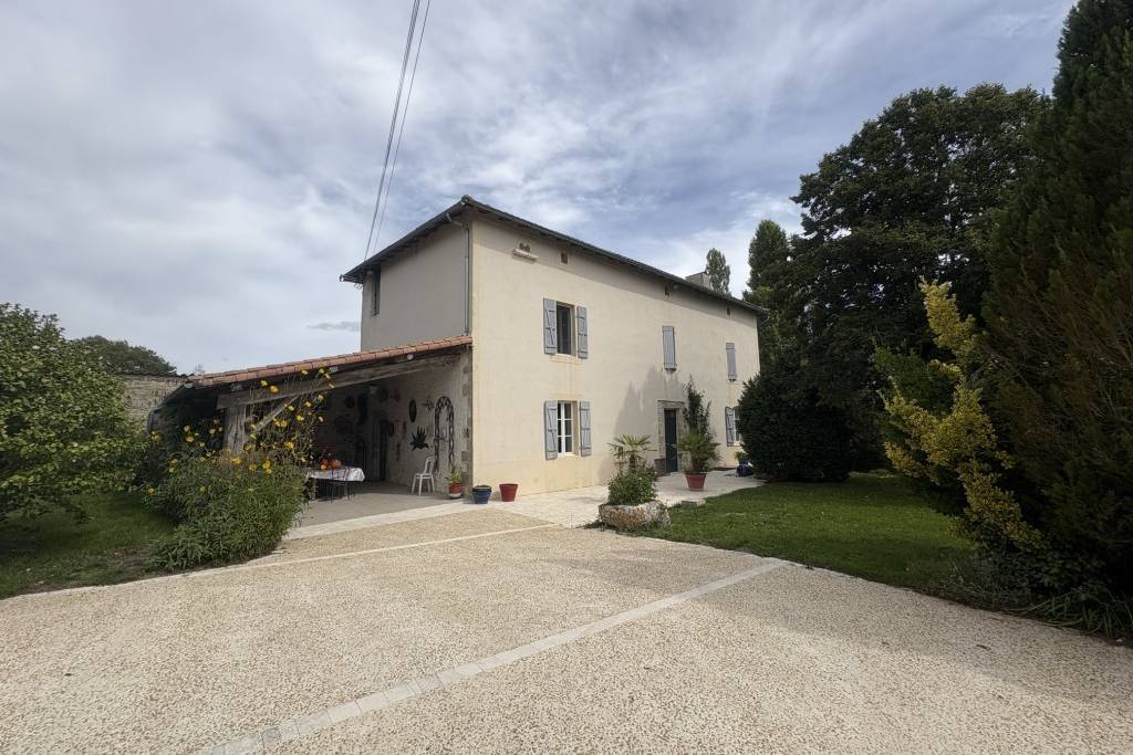 Charming Renovated Farmhouse Between Villefagnan and Chef-Boutonne - €265,950