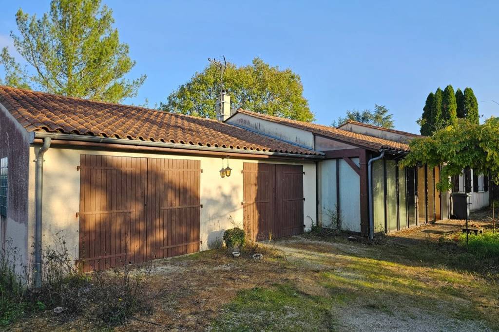 Bungalow in Verteuil sur Charente - €129,000