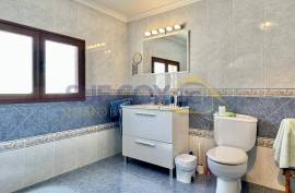 5 Bedroom Villa For Sale