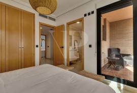 4 Bedrooms - Townhouse - For Sale