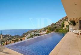 4 Bedrooms - Villa - For Sale