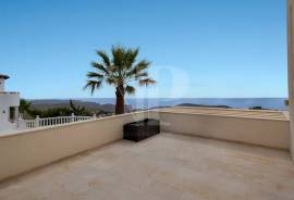 4 Bedrooms - Villa - For Sale