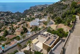 4 Bedrooms - Villa - For Sale