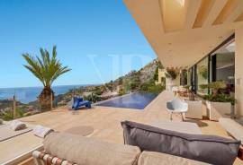 4 Bedrooms - Villa - For Sale