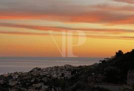 4 Bedrooms - Villa - For Sale