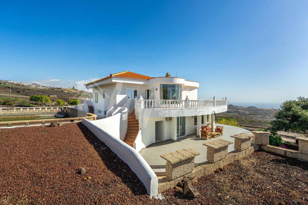 5 Bedroom Villa For Sale In San Miguel LP5200