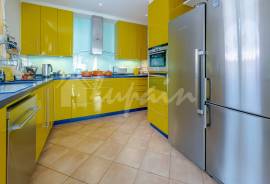 Villa in Parque La Duquesa Complex For Sale In Bahia Del Duque LP33635
