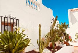 2 Bedroom Apartment In Port Royale Complex For Sale In Los Cristianos LP23895
