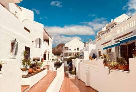 2 Bedroom Apartment In Port Royale Complex For Sale In Los Cristianos LP23895
