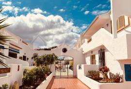 2 Bedroom Apartment In Port Royale Complex For Sale In Los Cristianos LP23895