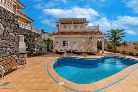 3 Bedroom Villa For Sale In Callao Salvaje LP33633