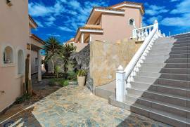 3 Bedroom Villa For Sale In Callao Salvaje LP33633
