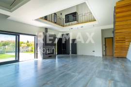 Maisonette 267 sq.m for sale