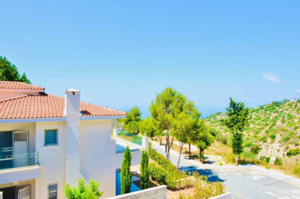 House (Detached) in Kamares, Paphos for Sale