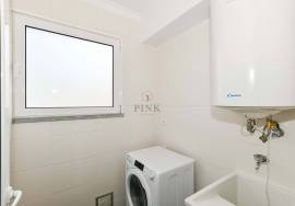 Apartment with Pool and Sea View - T2 in Caniço