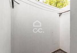 Fully Renovated 4-Bedroom Detached House with Patio for Rent | Historic Centre of Évora