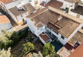 Fully Renovated 4-Bedroom Detached House with Patio for Rent | Historic Centre of Évora