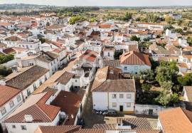 Fully Renovated 4-Bedroom Detached House with Patio for Rent | Historic Centre of Évora