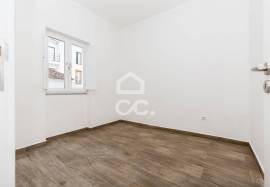 Fully Renovated 4-Bedroom Detached House with Patio for Rent | Historic Centre of Évora