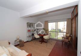 Opportunity in the heart of Armação de Pêra, 2 Steps from the Beach!
