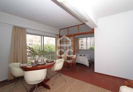 Opportunity in the heart of Armação de Pêra, 2 Steps from the Beach!
