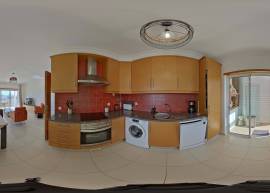 1 bedroom apartment on the top floor, with parking space and storage room in Armação de Pêra