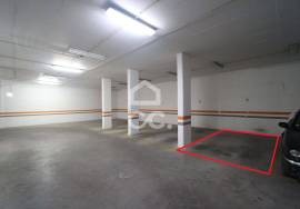 1 bedroom apartment on the top floor, with parking space and storage room in Armação de Pêra